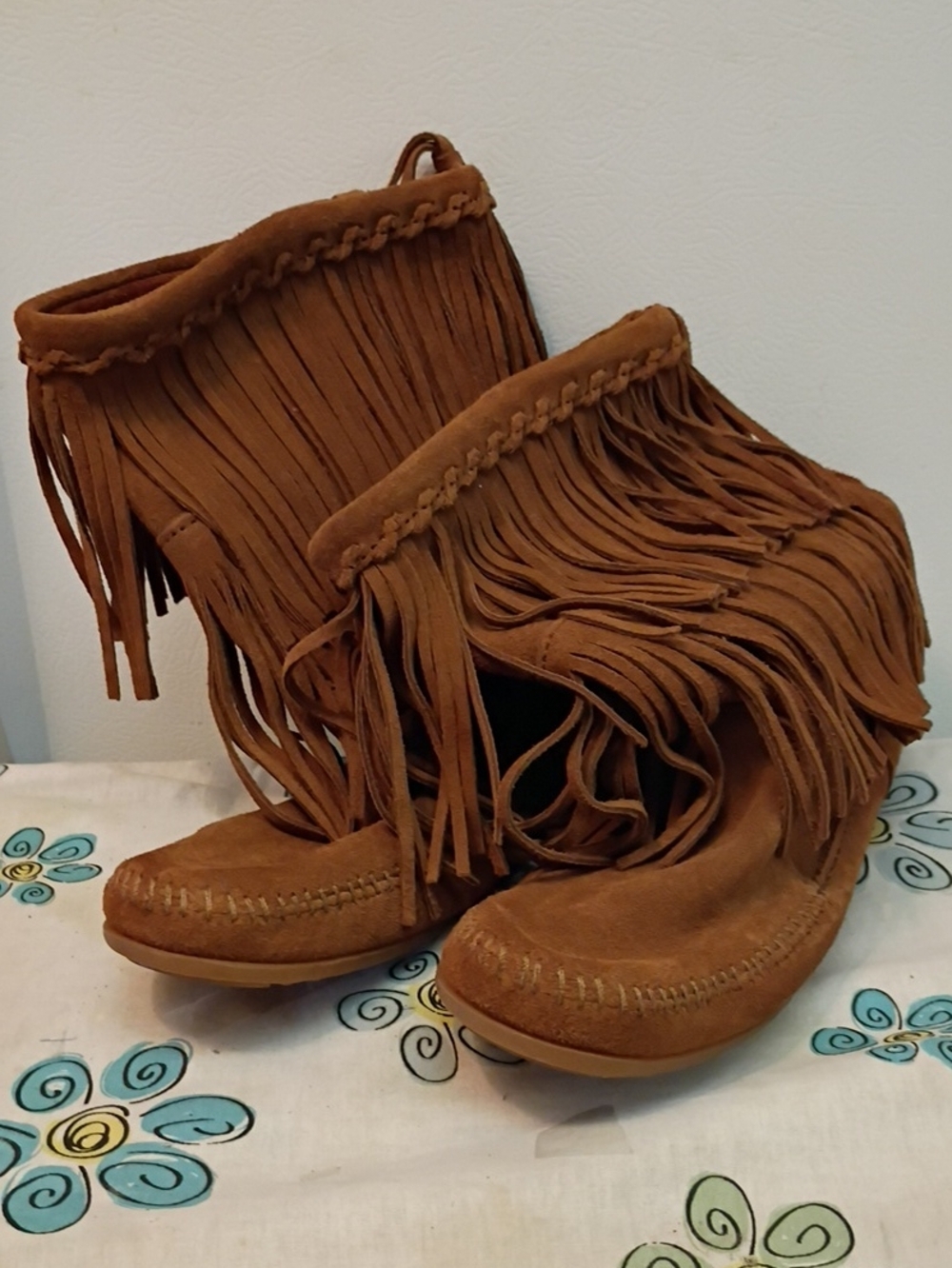 Minnetonka Brown Suede Fringe Moccasin Boots